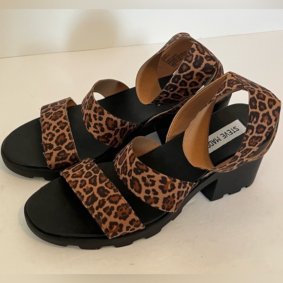 Steve Madden Haidar Women's Stretchy Cushioned Footbed Round Toe Heels - Picture 9 of 16